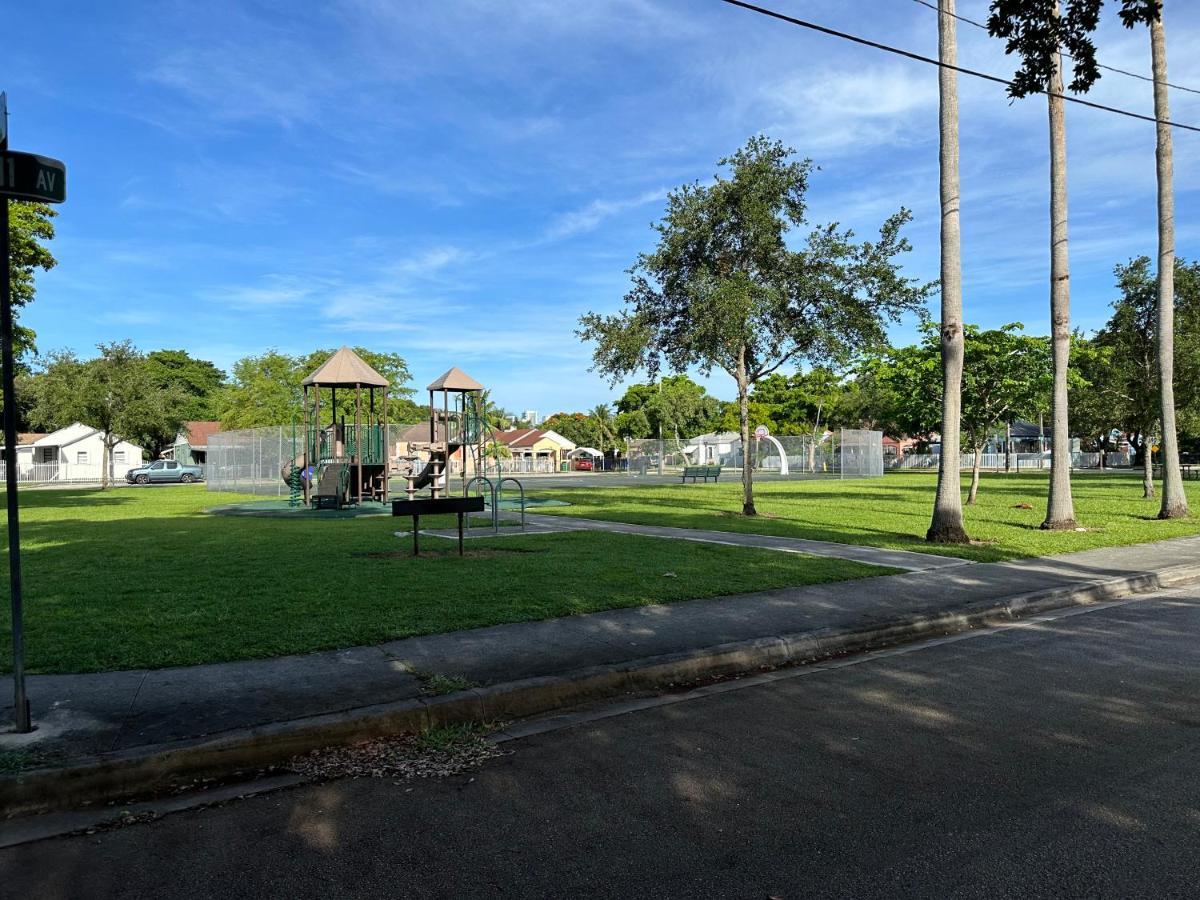 Wynwood Beds Hostel Miami Exterior photo